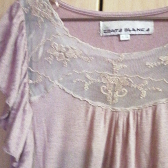 Like New Pretty Top - Picture 2 of 2